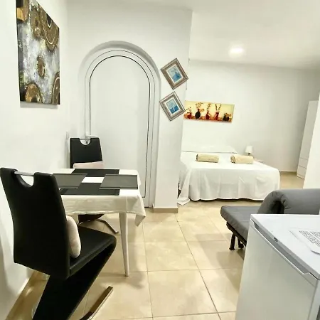 8 Liberty Estudio אדחה